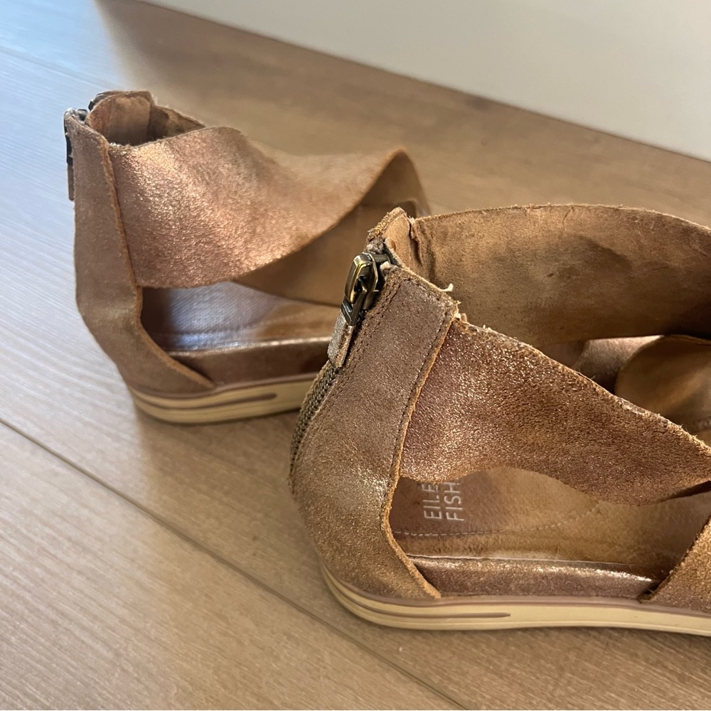 Eileen Fisher Sport Sandal Wedge‎ Women 8.5 Bronze Frozen Metallic Suede Strappy - Picture 5 of 13